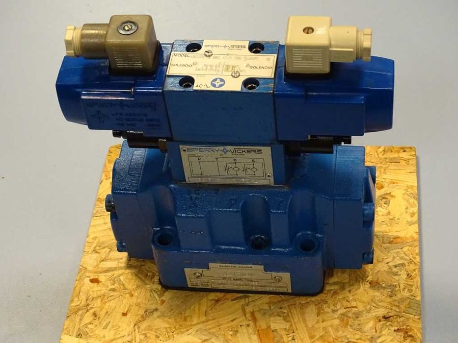 хидравличен разпределител Vickers DG5V 7 6C 2 UB 10 S300 C