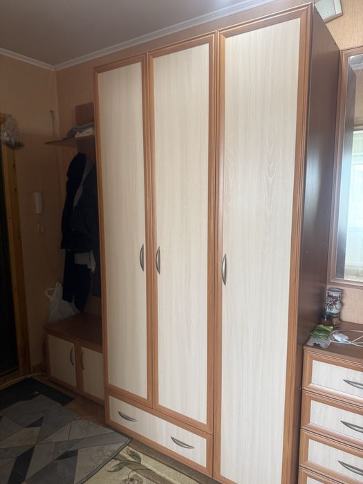 Продам прихожую