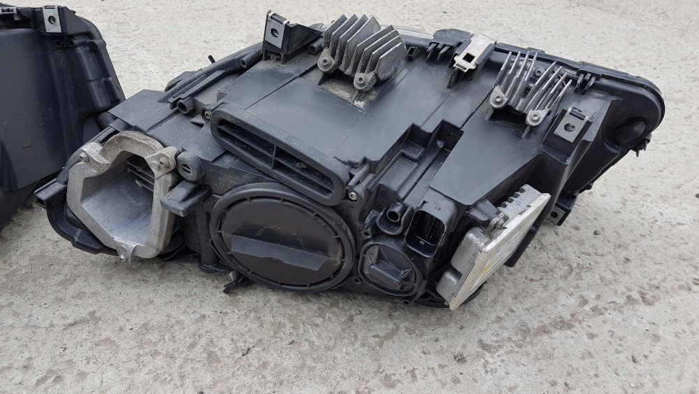 Bmw F10 F11 far bixenon adaptiv stanga dreapta faruri xenon led tms