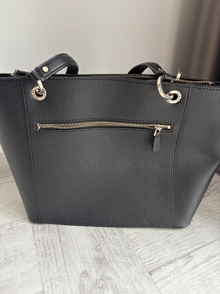 Дамска чанта Guess