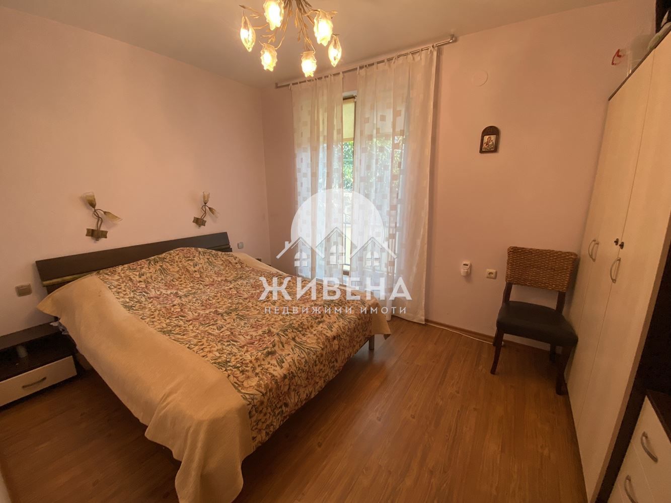 Продавам 3-стаен апартамент, м-т Траката, обща площ 103 кв.м, с Гараж