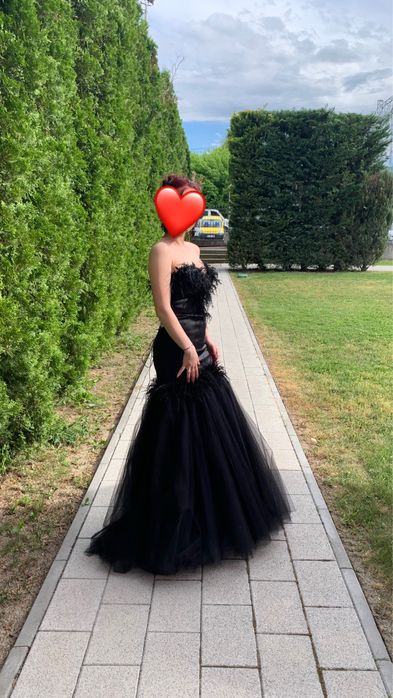 Черна бална рокля