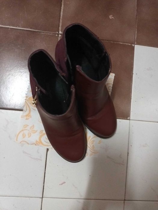 Елегантни дамски боти номер 36