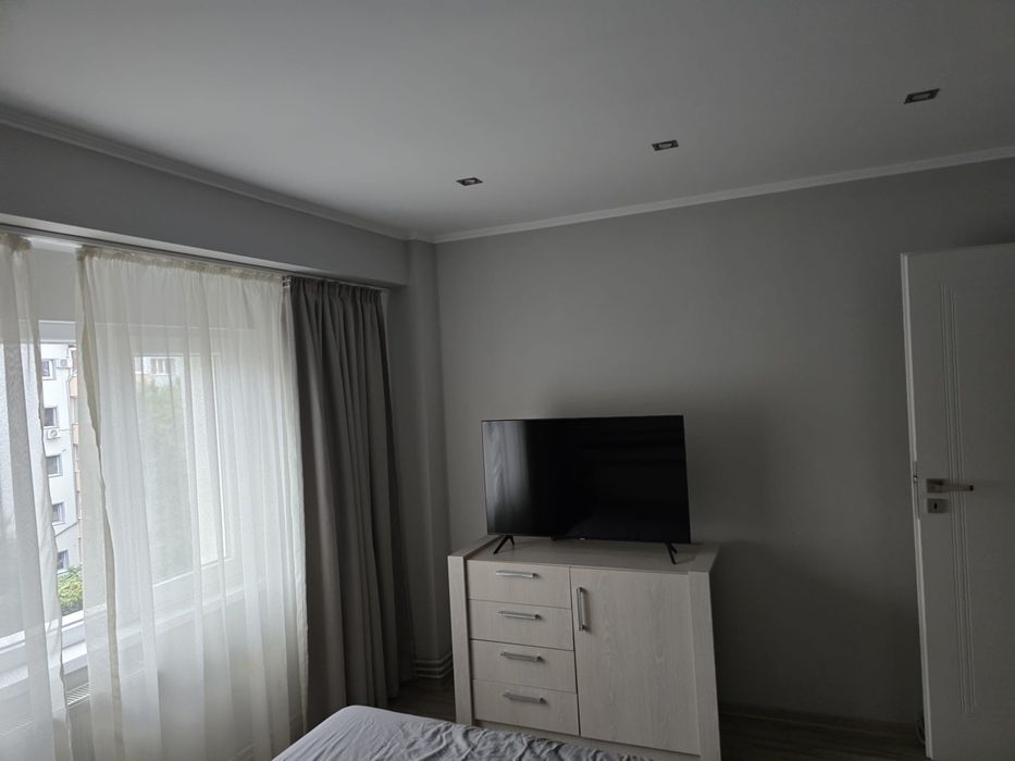 Proprietar inchiriez apartament 2 camere la 5 minute de Iulius Town