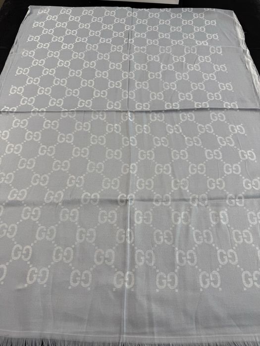 Gucci-Автентичен чисто нов дамски шал