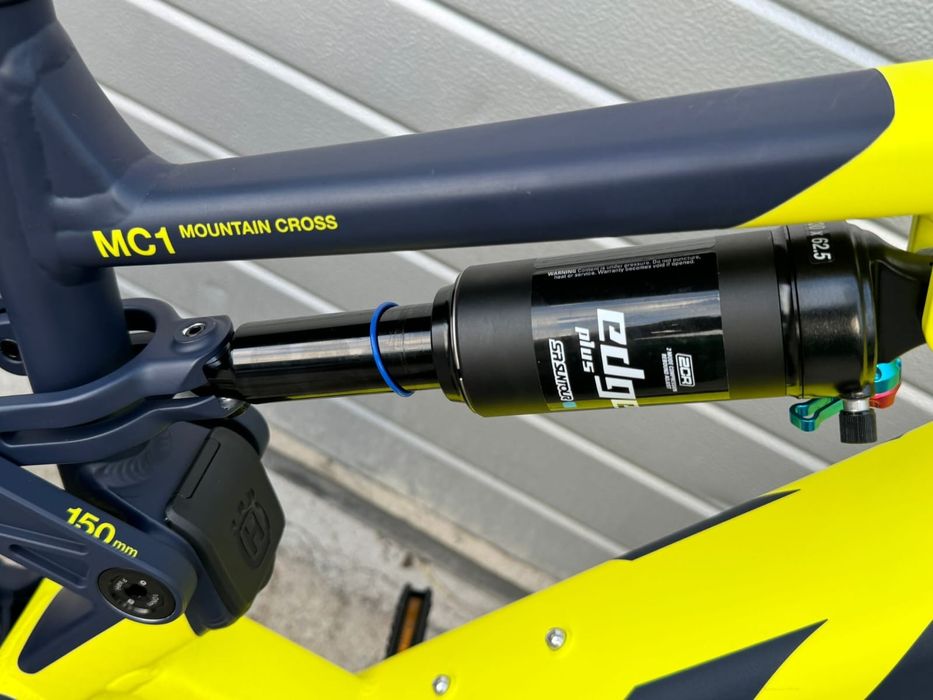 Bicicleta  electrica full-suspension S