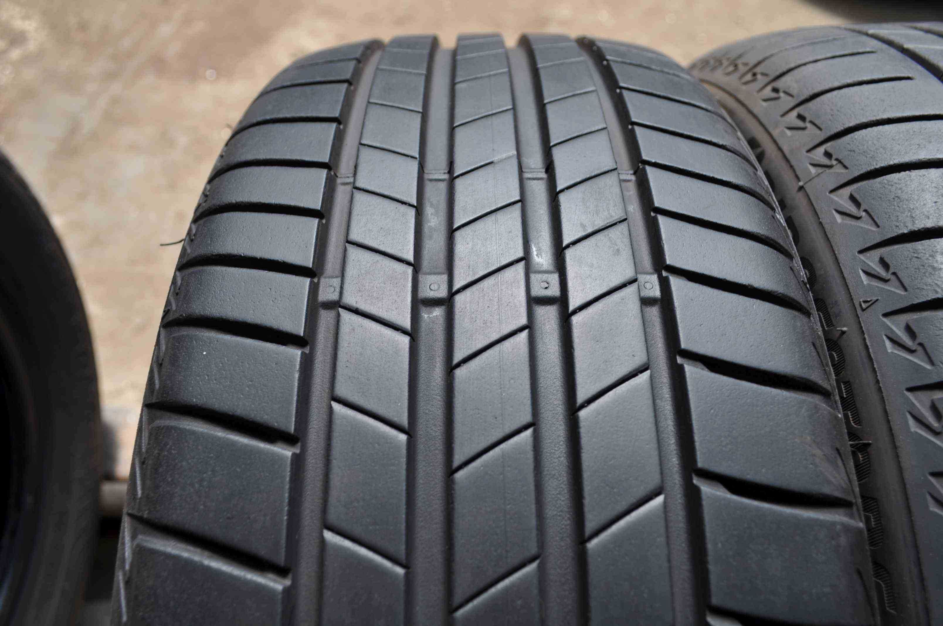 SET 2 Anvelope Vara 205/45 R17 BRIDGESTONE Turanza T005