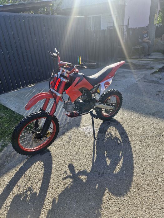 Vând cross 125 ccr