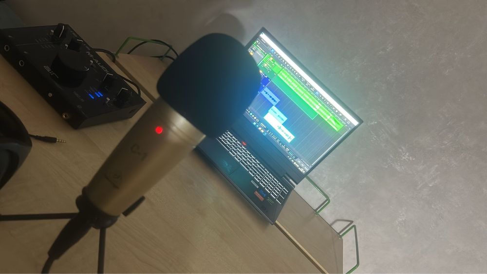 Микрофон Behringer C1