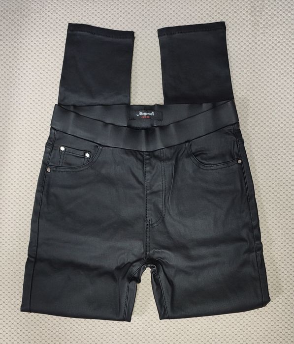 Продавам Панталони и дънки