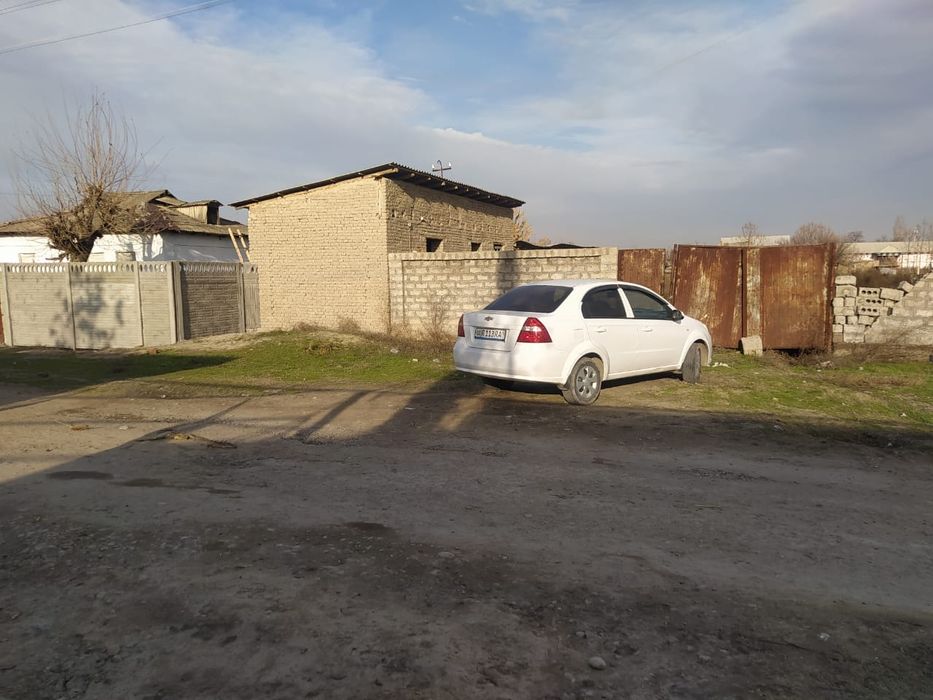 Uy sotiladi 2 xona vremika