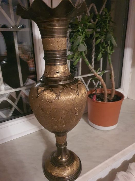 Резная ваза из латуни ручной работы Пакистан