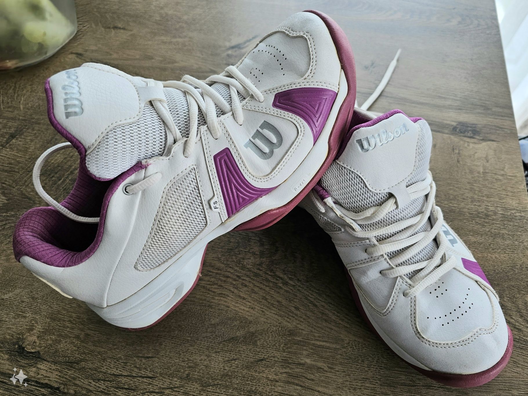 Adidasi tenis Wilson