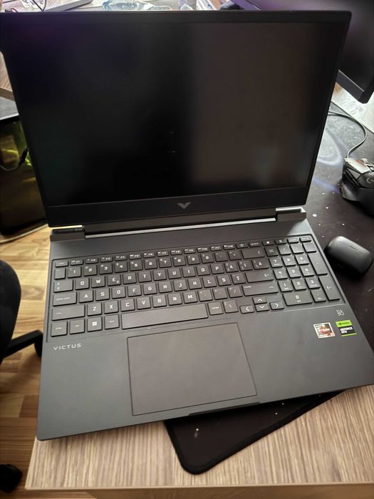 Laptop Gaming Victus RTX 3050TI Ryzen 5 5600H 8GB RAM 512GB SSD