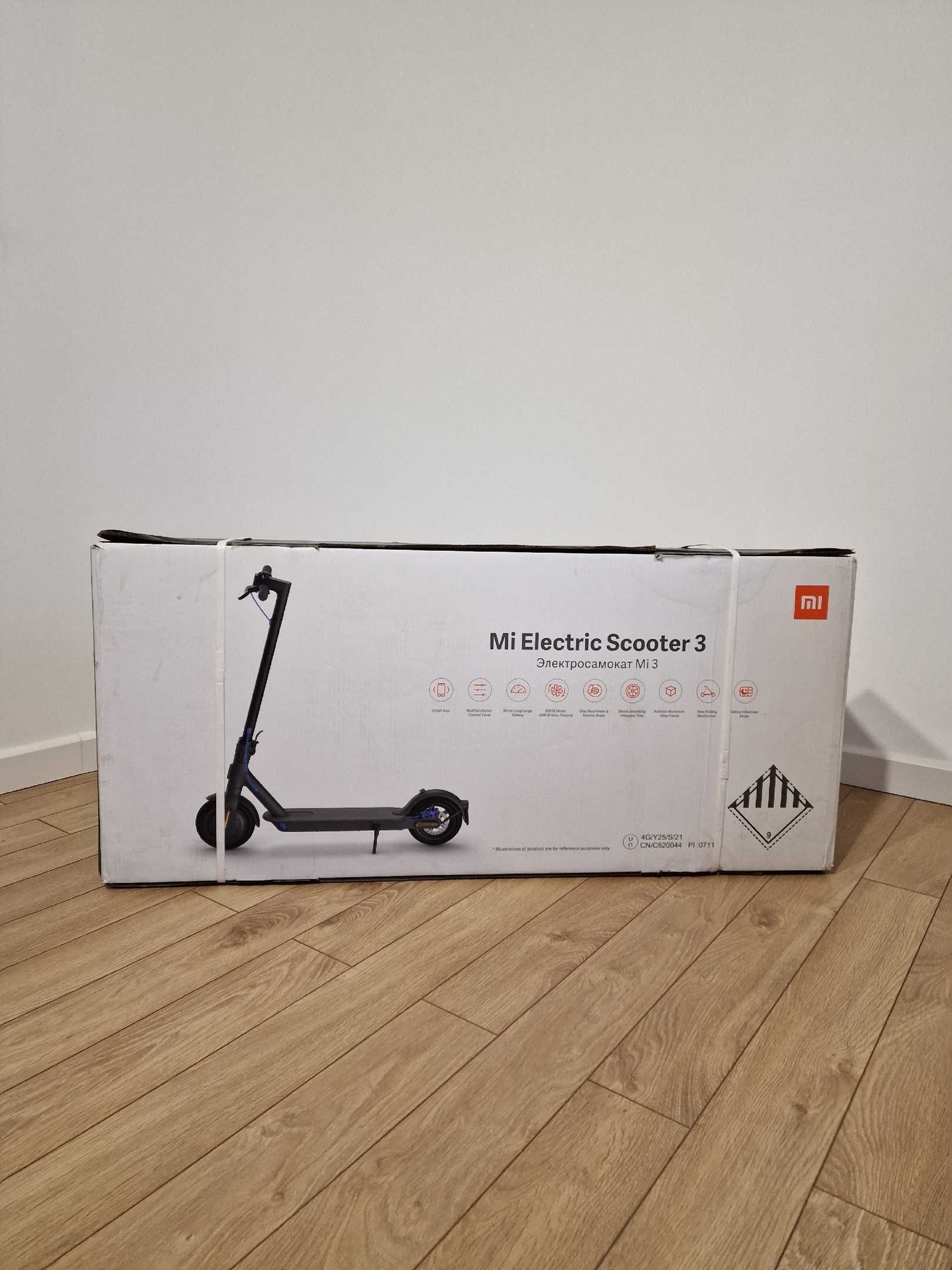 Продам Электросамокат Xiaomi Mi Electric Scooter 3