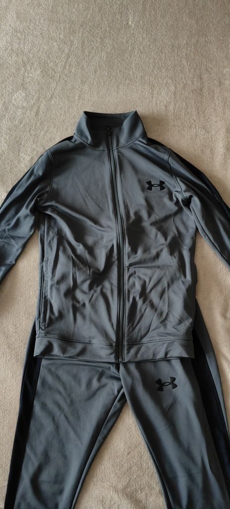 Under armour анцуг XS