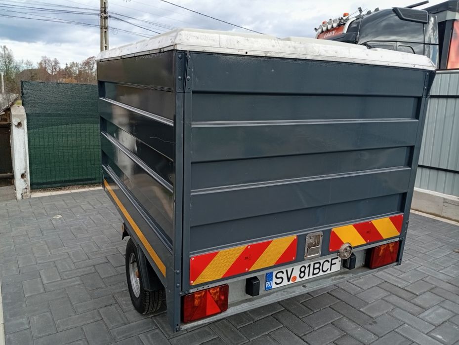 Vând remorcă în stare foarte bună recent înscrisă adusă în țară