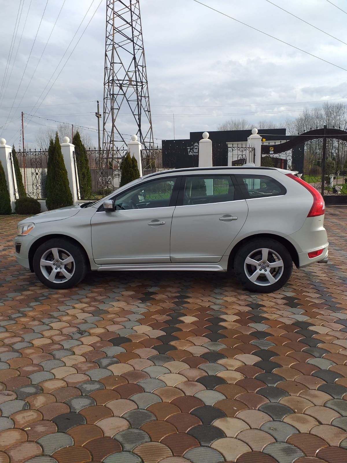 Vând Volvo xc 60, R-design, facelift