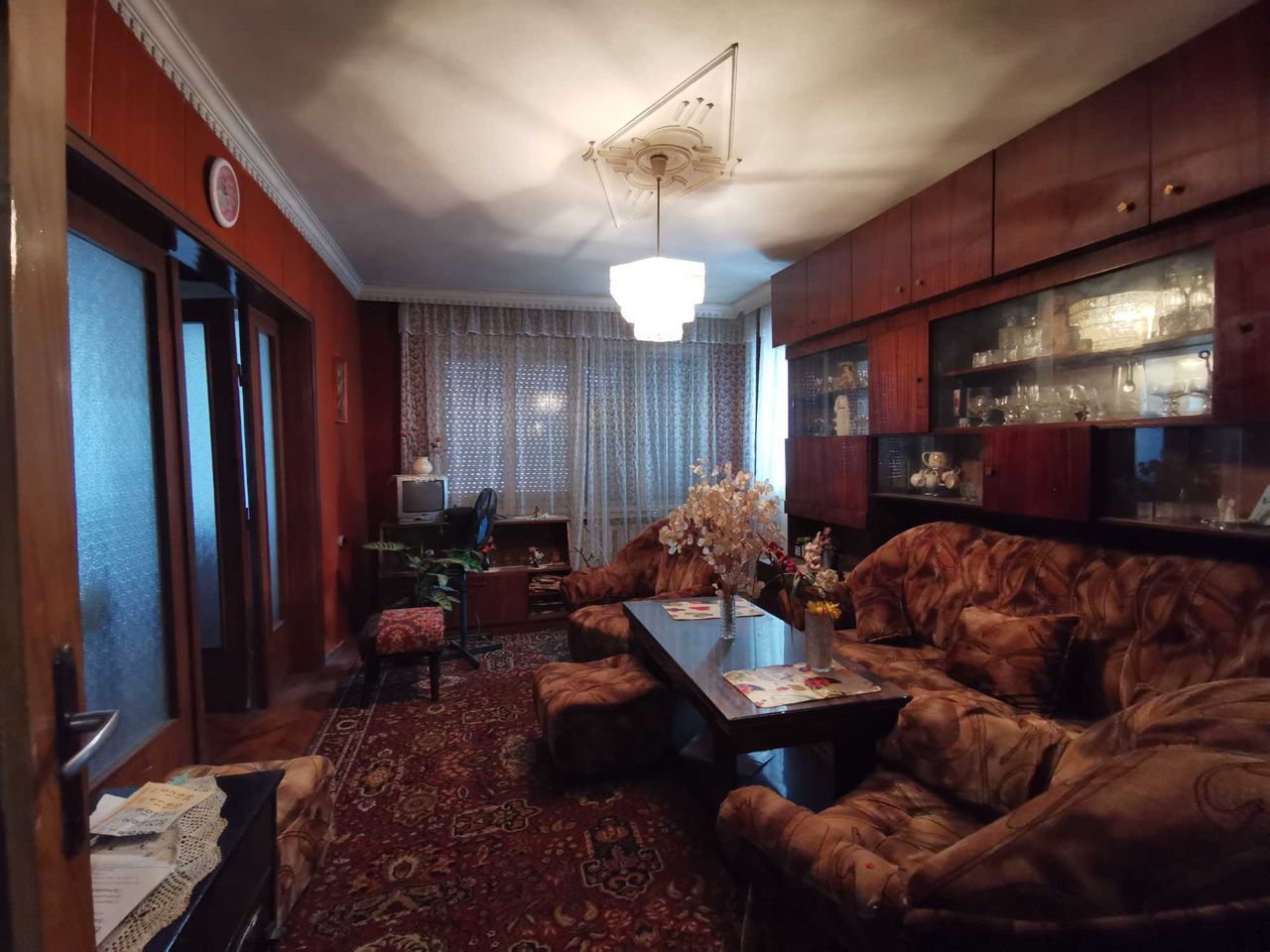 Продава се Тристаен апартамент в Плевен, 9-ти квартал - 103 кв.м за 1214 €/кв.м - Снимка #2