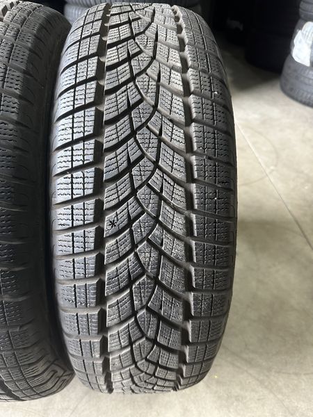 225/65/17 Goodyear 4piese