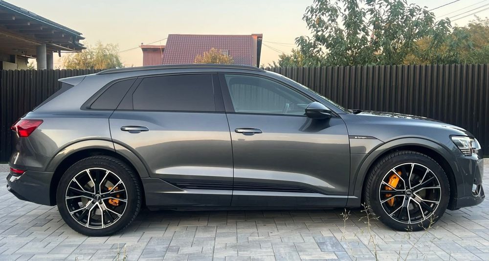 De vanzare sau Variante Auto. AUDI E-tron Ful Electric Fab 2020 km 82k