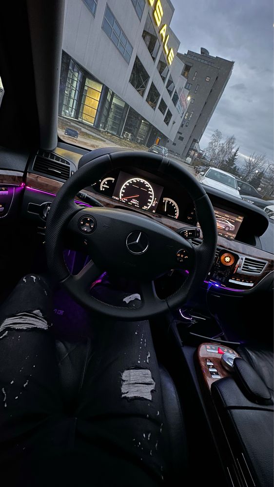 Кола за бал Mercedes S63 AMG