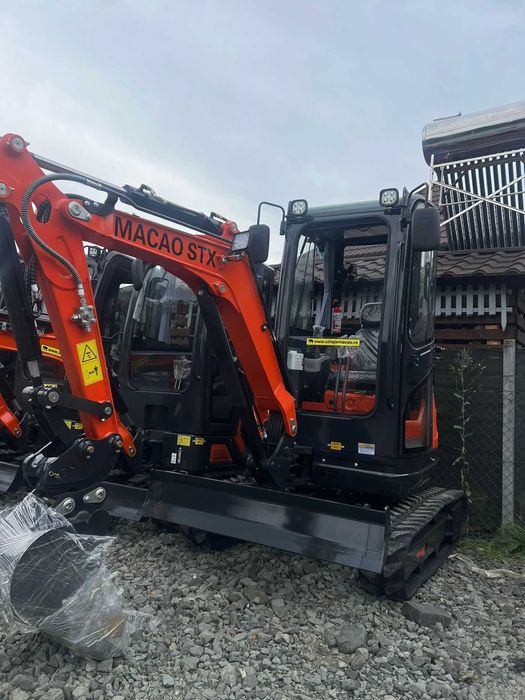 Miniexcavator Macao STX26