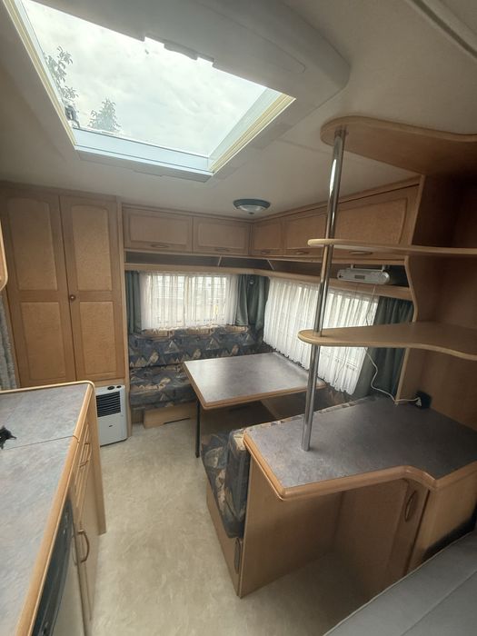 Rulota Hobby Exclusive 440,an 1998,4 pers,fransbed,cadita dus,dus
