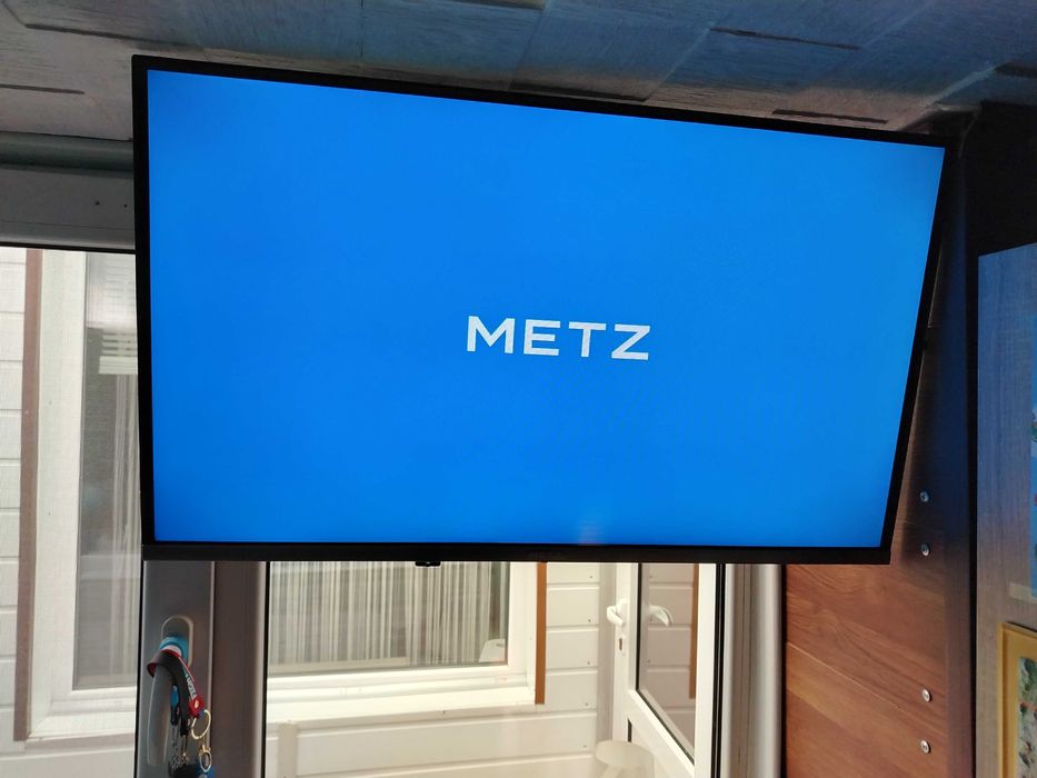 Телевизор JVC, 32инча, лед,2бр,Нео 24инча,1бр Metz 32инча с интернед