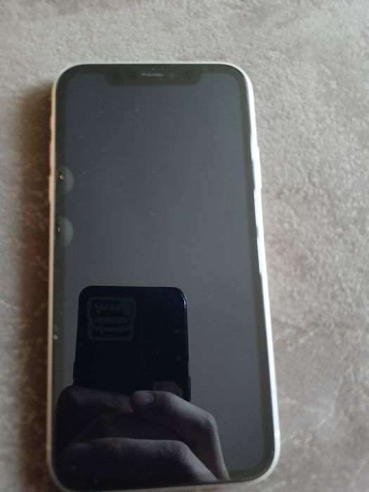 Продам Iphone 11