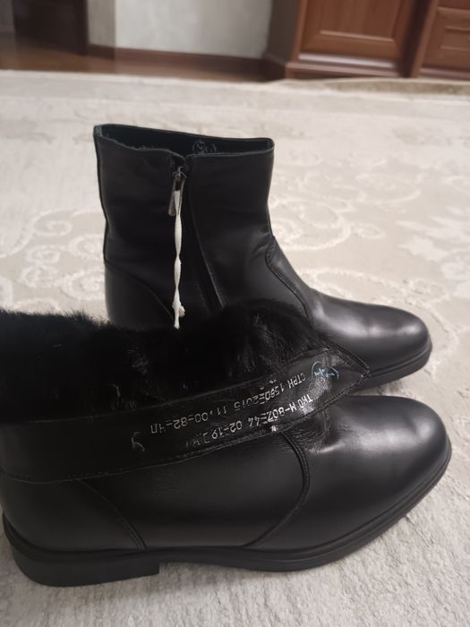 Продам ботинки новые