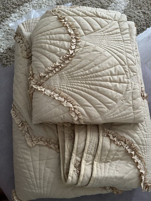 Продам покрывало двухспальное