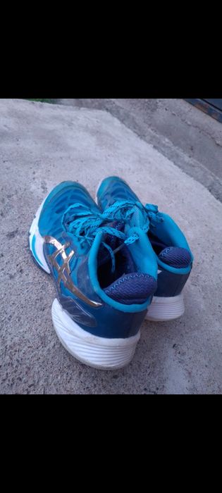 Продам Кроссы в отличном состоянии