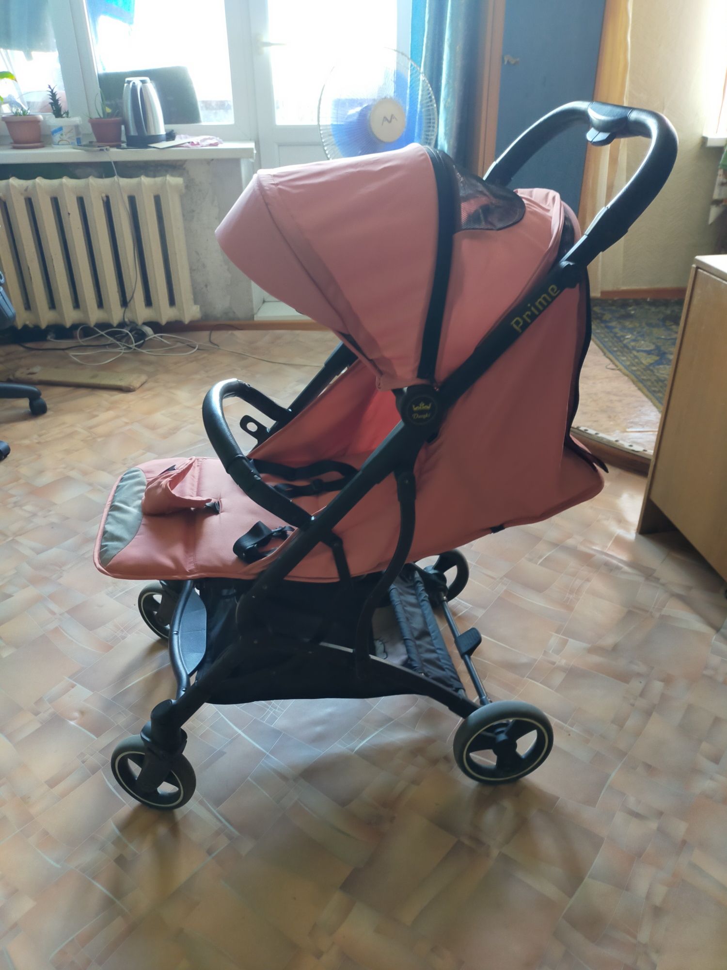 Прогулочная коляска