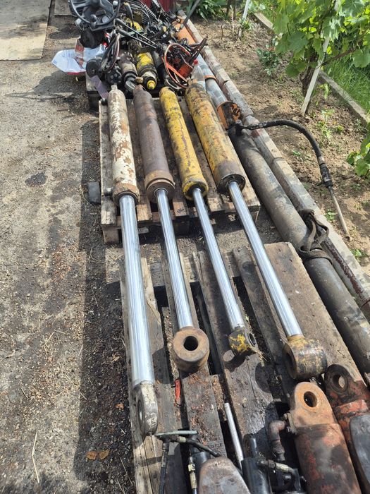 Distribuitor 4 manete cilindru crapator