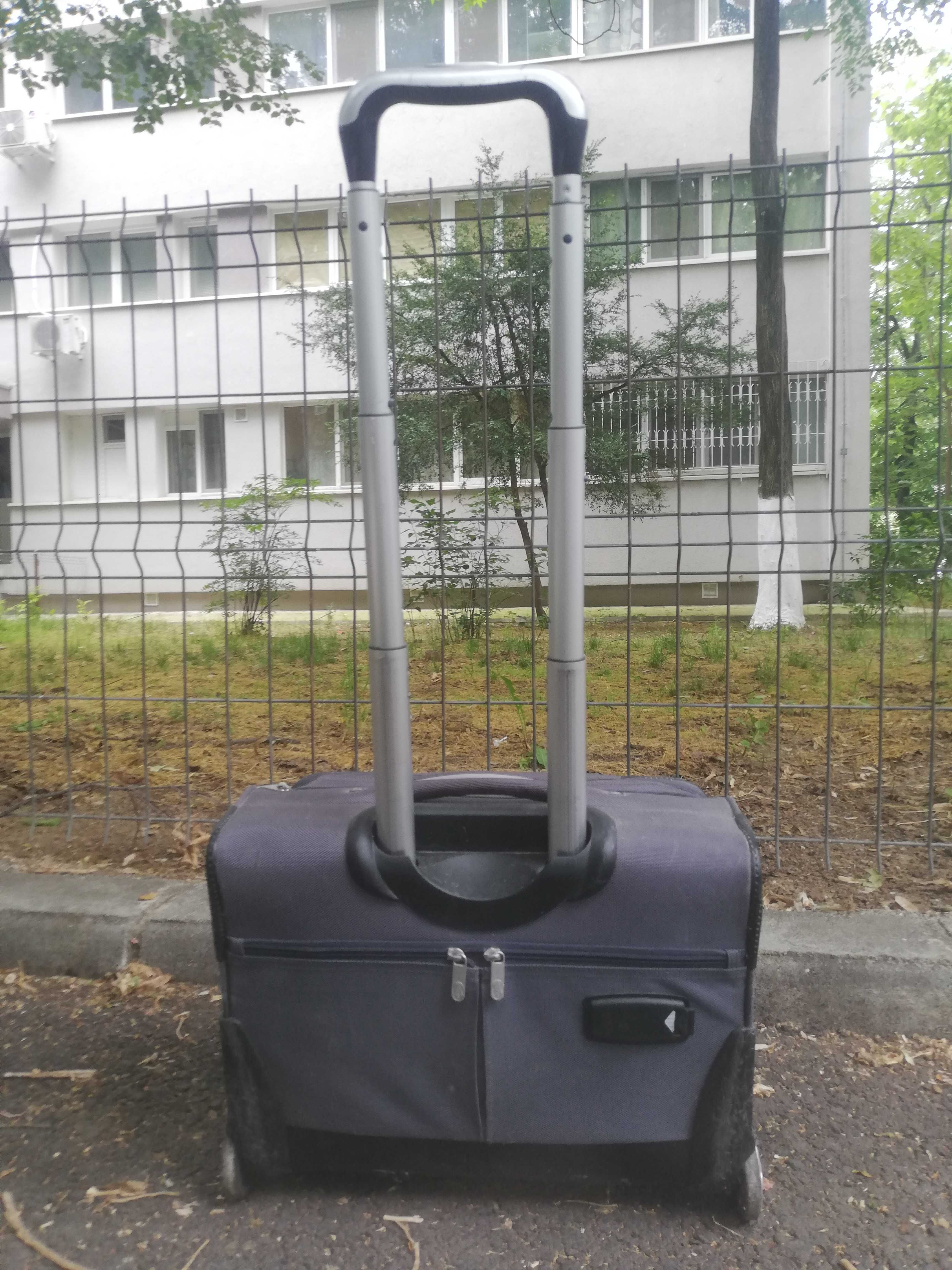 Troller American Tourister pentru bagaj si laptop