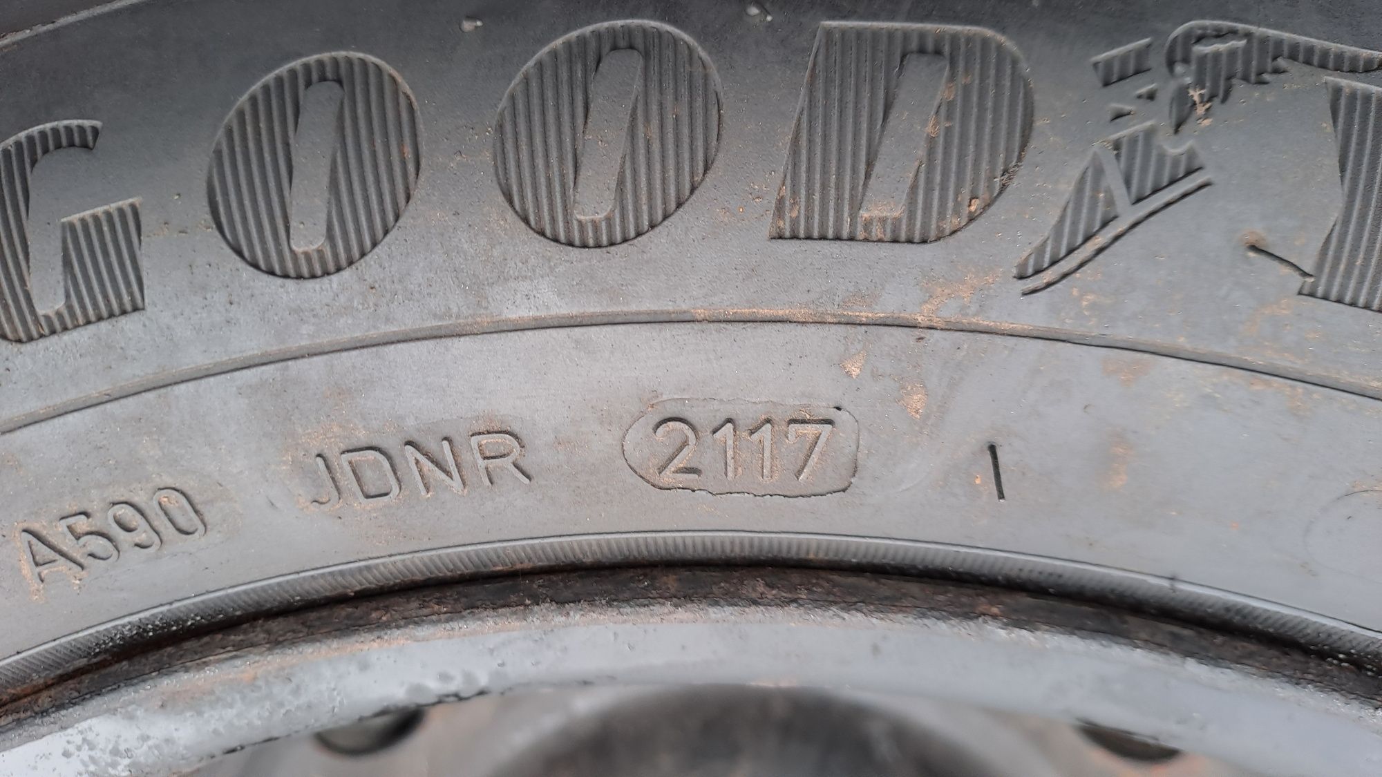 1бр. РЕЗЕРВНА 15" 4х100мм, 4x100 с гума 185 60 15 Goodyear