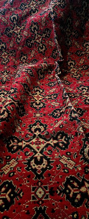 Голям килим от вълна