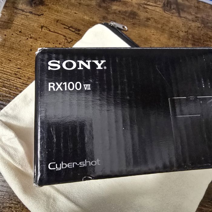 Aparat foto Sony cybershot  RX100  VII