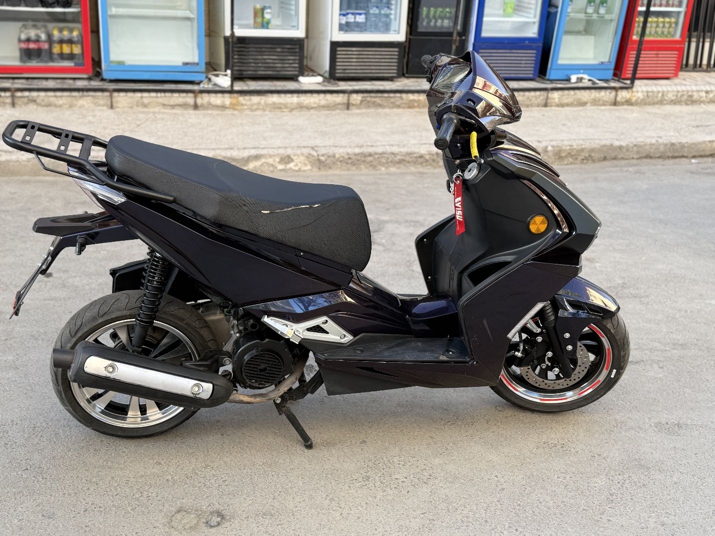 Skuter Italiya r2