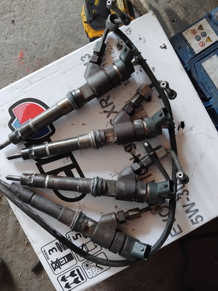Injectoare iveco dayli 2.3 euro 3