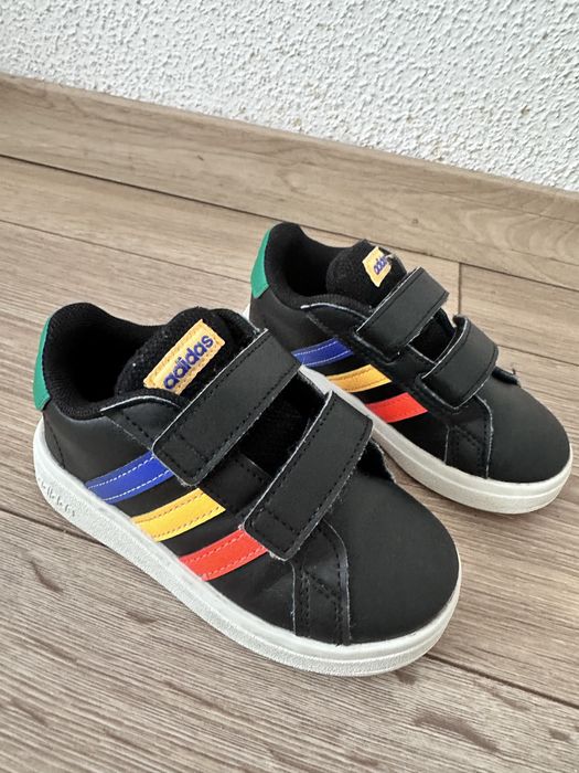 Маратонки Адидас 23номер