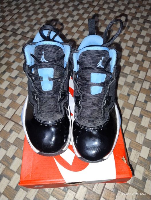 Adidași Jordan Stay loyal 3