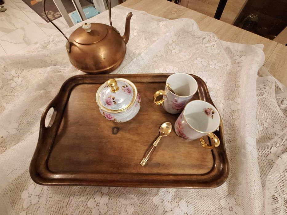 Tavă din lemn vintage, în stil Victorian