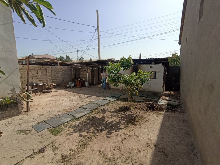 Продается двухкомнатный дом на участке в Бектимирском районе