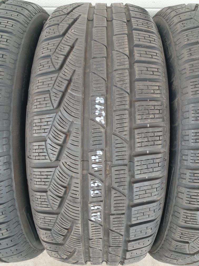 Зимни гуми 4 броя PIRELLI SottoZero 225 55 R17 дот 2318