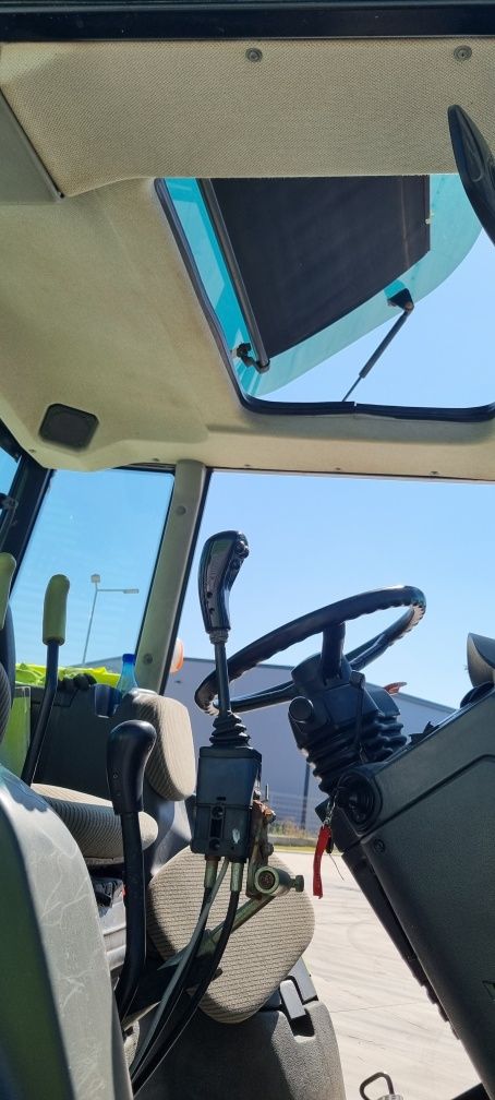 Vand tractor Claas AXOS 340 cu incarcator frontal