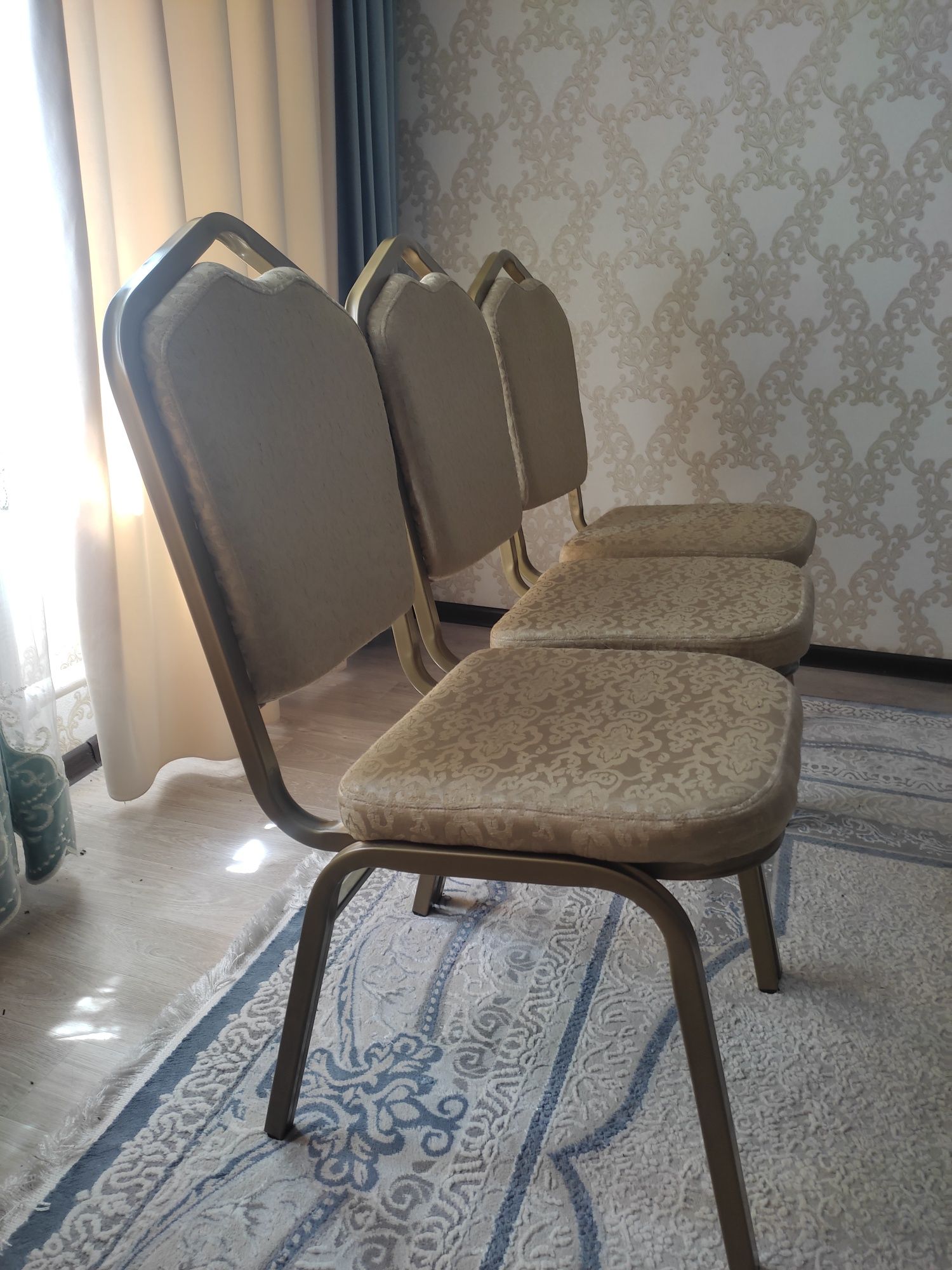 Продам стулья для кухни