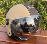 Нова Vespa каска мотор скутер