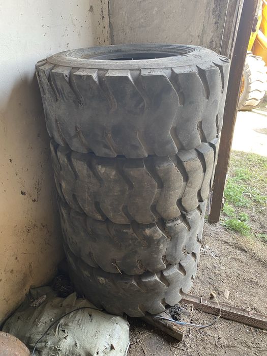 Продам шины на мини погрузчик
